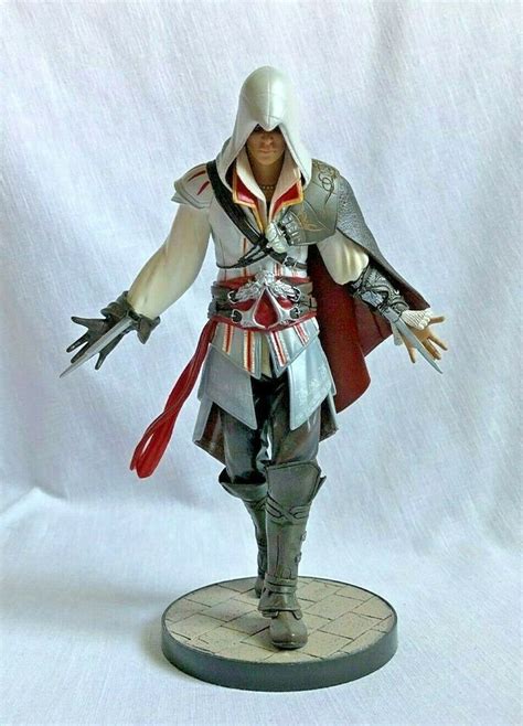 Ubisoft Assassins Creed Ii Figure In Metal Tin Ezio Auditore In