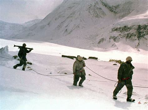 number of soldiers feared dead in siachen tragedy rises to 135