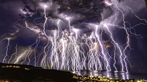 Kids News Amazing Photo Shows Three Types Of Lightning And 100