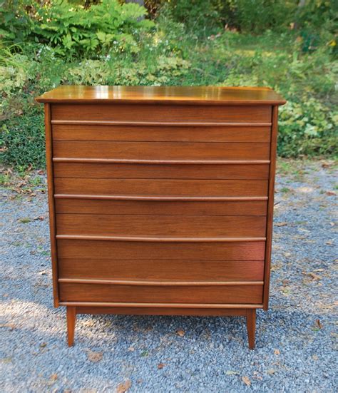 Mid century modern nine drawer dresser with formica top. Tribute 20th Decor: Gibbard Mid-Century Dressers and Bed