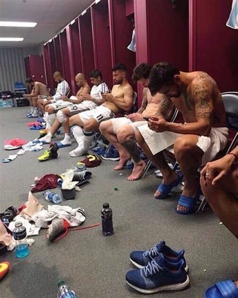 Jugadores de la selección argentina aplasta topos. El "festejo" de los jugadores de Argentina - Futbol Sapiens