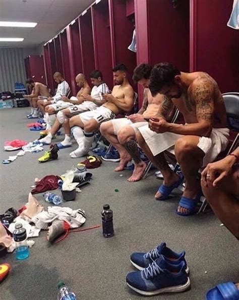 Jugadores de la selección argentina aplasta topos. El "festejo" de los jugadores de Argentina - Futbol Sapiens