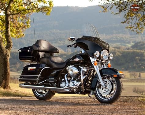 30 Harley Davidson Electra Classic Glide