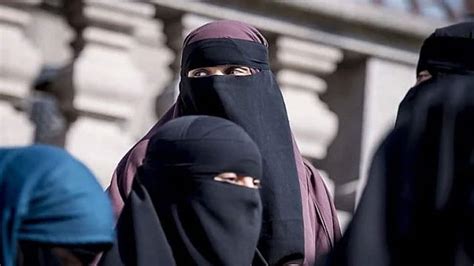 Switzerland Votes To Ban ‘niqab And ‘burqa In Public Places World News Zee News