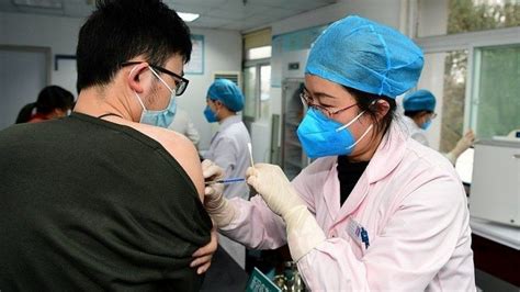 Jun 12, 2021 · italy dừng tiêm vaccine astrazeneca cho người dưới 60 tuổi. Trung Quốc: Bùng nổ tranh cãi về việc ưu ái người tiêm ...