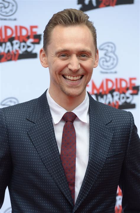 Лауреат премий лоренса оливье и «золотой глобус». 15 Facts To Understand The Tom Hiddleston Obsession - Jetss