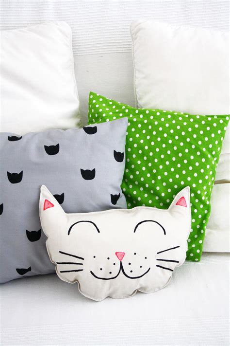 Diy Kitty Cat Pillow Set Sewing And Printing Project Luloveshandmade