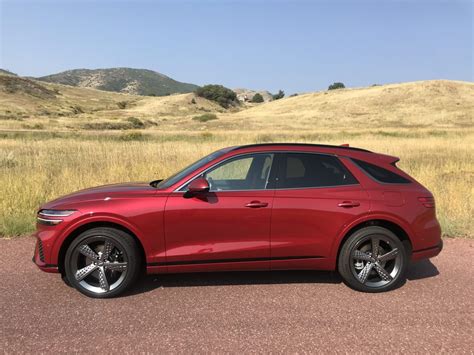 The 2022 Genesis Gv70 Has All Of The Tech Savvy Features You Need In