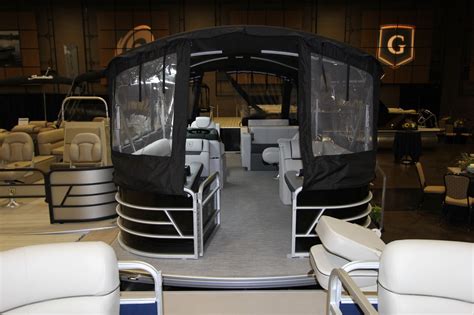 Pontoon Enclosures So Whos Ready For A Longer Boating Season Pontoon And Deck Boat Magazine