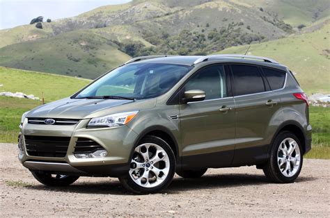 Athletic Look And Superb Performance Makes The 2015 Ford Escape A