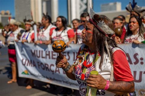 Em Marcha Histórica Mulheres Indígenas Afirmam Que Irão Ocupar Todos Os Espaços Banzeiro News