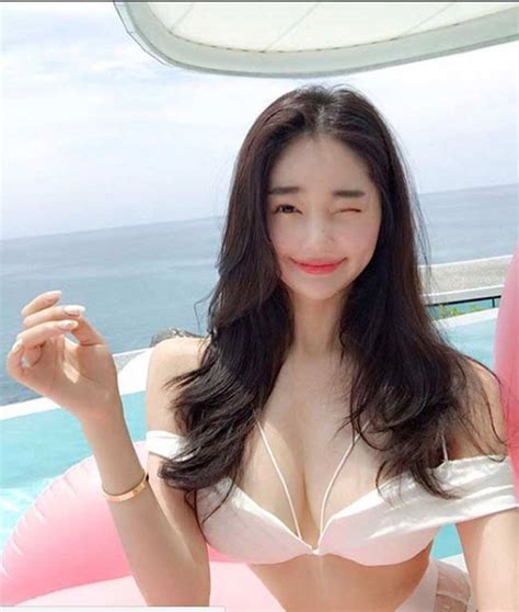 Gái Hàn Quốc Diện Bikini Siêu Nhỏ Khiến Các Chàng Trai Mêmệt