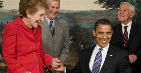 Obama Praises Nancy Reagan As A Source Of Comfort Strength Cbs Baltimore