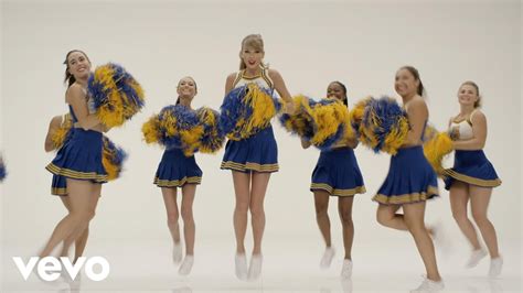 Taylor Swift Shake It Off Outtakes Video The Cheerleaders Behind The Scenes Video Youtube