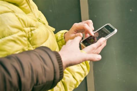 Mobile Phone Theft Victims To Have Charges Capped At £100 If Criminals