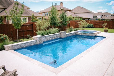 Luxury Swimming Pool Designs For Your Huston Backyard