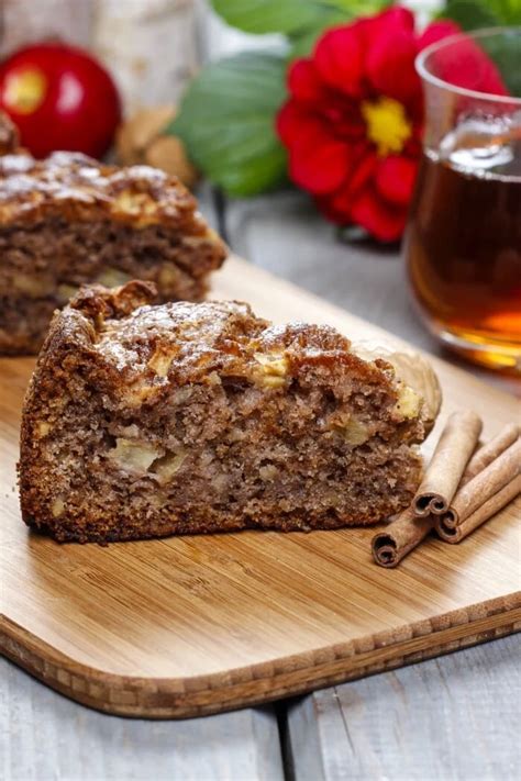 Homemade Cinnamon Apple Cake Recipe Techiecycle