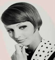 Hairdressers have always developed new hairstyles and influenced hair fashions. 1970s haircuts - Google Search | 1960s hair, Black hair ...