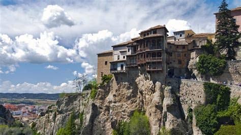 En la planta baja consta. Las Casas Colgadas, la maravilla de Cuenca