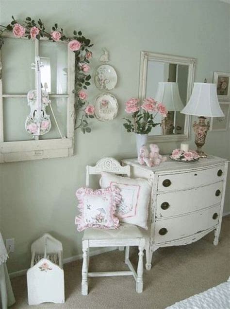 There's something a little messy (or shabby, you could say) about the bedroom of this australian. 25 Delicate Shabby Chic Bedroom Decor Ideas - Shelterness