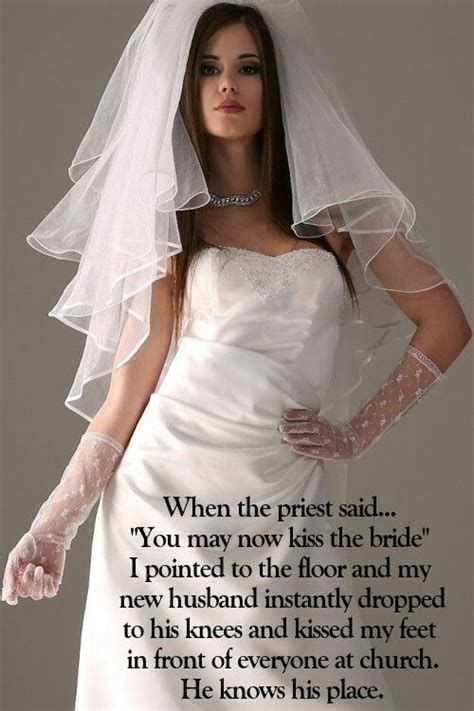 bride in a stunning wedding dress with veil