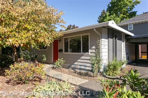 2943 2947 Ne Everett St Portland Or 97232 Trulia