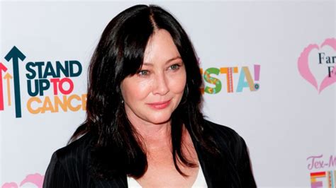 Shannen Dohertys Cancer Diagnosis Feels Personal To Many In Gen X Cnn