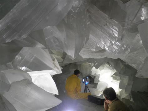 The Worlds Most Amazing Geode Formations Geode Cave Large Geode
