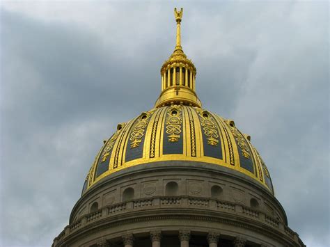 Dome Of The Capitol Building In Charleston Wv The Golden Flickr