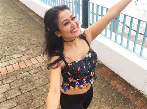 Indian Idol 10 Judge Neha Kakkar Hot And Sexy Photos इंडियन आइडल 10