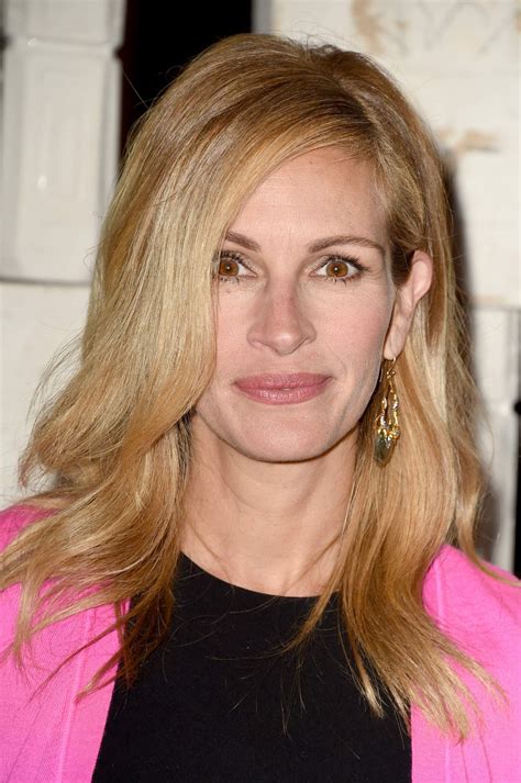 I particularly liked characters first believing each others' accounts & moments later. JULIA ROBERTS at Hammer Museum's Gala in the Garden in ...