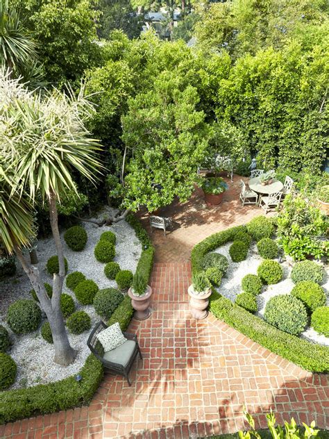 Create A Stunning First Impression Stunningly Beautiful Front Yard
