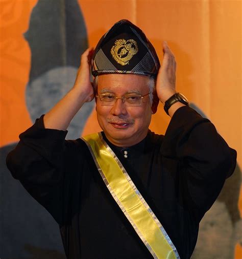 Tun abdul razak, bapak pembangunan malaysia, mengeluarkan kebijakan memberi kesempatan kepada bangsa sendiri tun abdul razak hussein ; Dato' Sri Mohd. Najib bin Tun Haji Abdul Razak | Flickr ...
