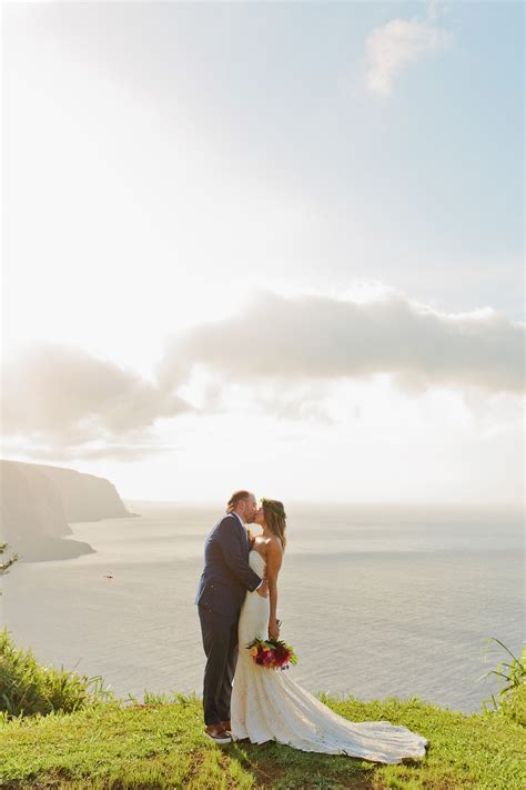 Eloping On Big Island — Modern Elopement And Micro Wedding Elope To Hawaii