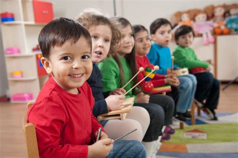 5 Benefits To Young Children Taking Music Funtime Classes Omaha