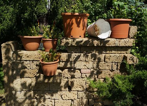 Unser traumgarten in frondenberg ruhr zeigt eindrucksvoll wie man einen mediterranen garten in deutschland gestalten kann. Tuff Mauersteine - Natursteine online kaufen ...