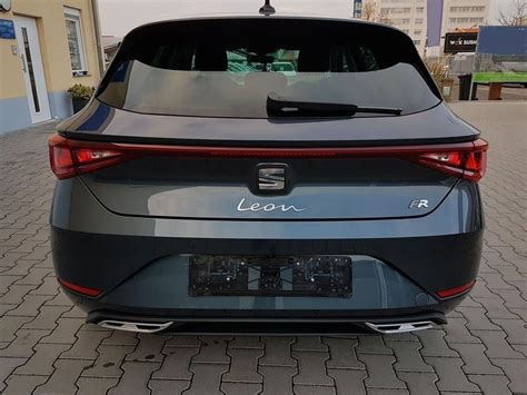 Seat setzt seinen im vergangenen jahr angekündigten fahrplan für die elektrifizierung der eigenen fahrzeugflotte in die tat um. Seat Leon FR neues Modell 2021 - 5 Jahre Garantie ...