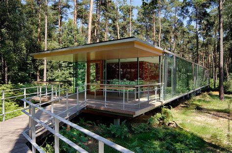 See Though Glass Box House Has Best Views Of The Forest Modern House