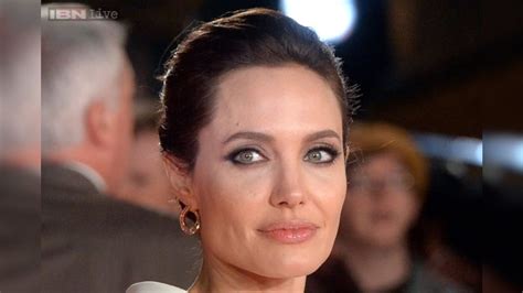 Angelina Jolie Spotted Smoking Post Fight With Brad Pitt News18