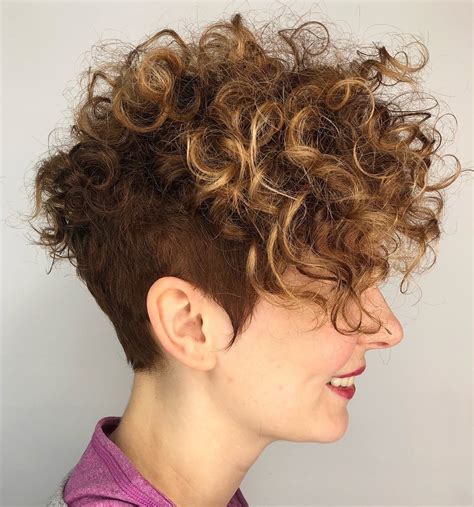Here is a really cute pixie style for curly hair, hair band adds a really adorable look to her style. 50 Long Pixie Cuts to Make You Stand Out in 2021 - Hair ...