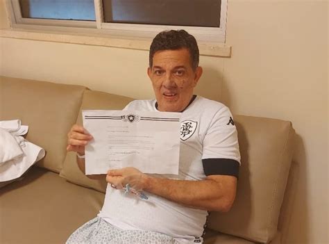 VÍdeo Sérgio Guimarães Se Emociona Com Homenagem Feita Pelo Botafogo