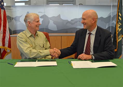 Fs And Fhwa Sign Memorandum Of Agreement On Access To Federal Lands