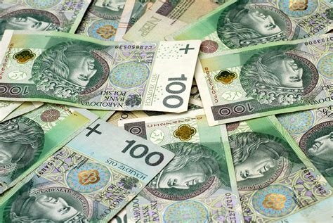 Minimalne wynagrodzenie za pracę wzrośnie o 200 zł i wyniesie 2,8 tys. Płaca minimalna i minimalna stawka godzinowa w 2021 roku ...