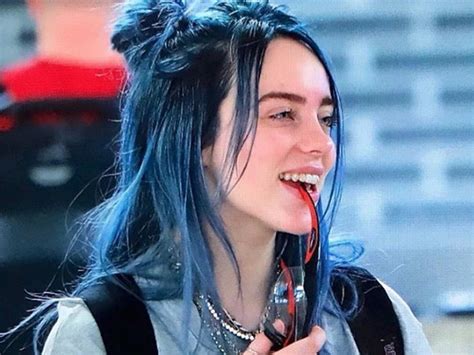 While the billie eilish tank top incident was weirdly fascinating, this isn't the first time her fashion choices took center stage. Netizen Bersatu Melawan Pelecehan Seksual yang Dialami ...