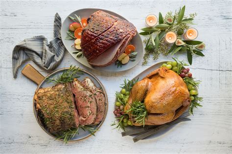 Each dinner serves 6 to 8 people and comes completely cooked. Ordering Prepared Thanksgiving Dinner With Turkey, Mashed Potatoes & Sides from Safeway - Super ...