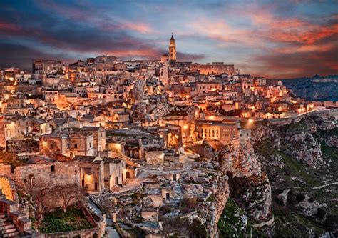 Repubblica italiana reˈpubːlika itaˈljaːna), is a country consisting of a continental part, delimited by the alps. Matera, Italy