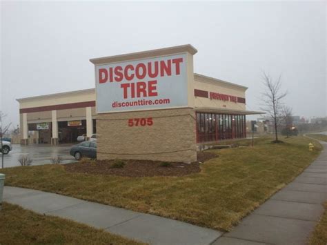 Discount tire opens second davenport location