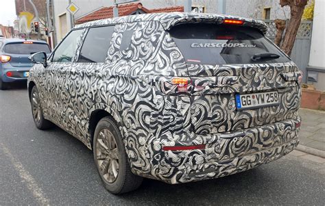 Once you step inside the cabin, you're greeted by a slightly. 2021 Mitsubishi Outlander Spotted In Europe, Wraps New ...