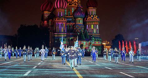 Στην Κόκκινη Πλατεία της Μόσχας τίμησαν οι Ρώσοι τον Μίκη Θεοδωράκη