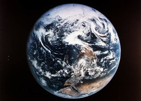 Fileearth As Seen By Astronauts Eugen Cernan Ronald Evans And